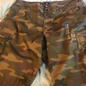 Men Gap Camouflage Shorts